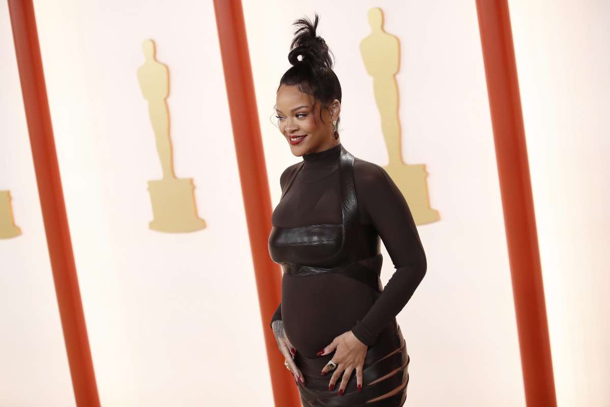Rihanna look premaman