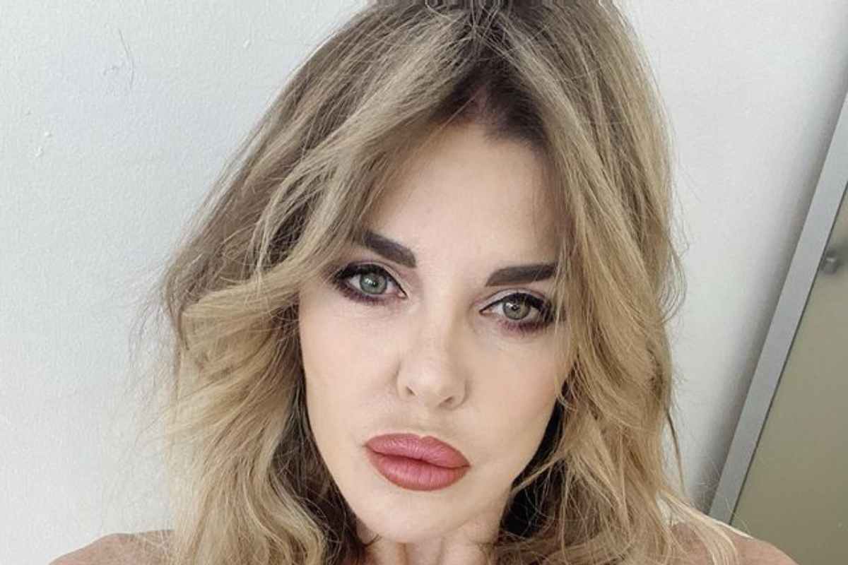 Alba Parietti fisico mozzafiato
