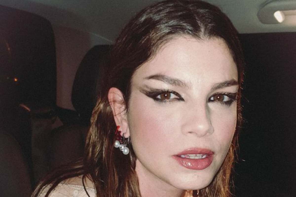 Emma Marrone stivali lucidi