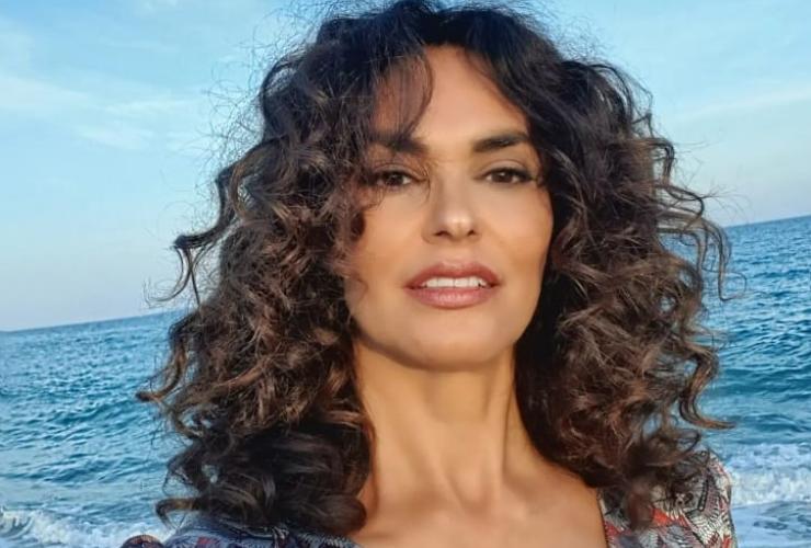 maria grazia cucinotta capelli foto