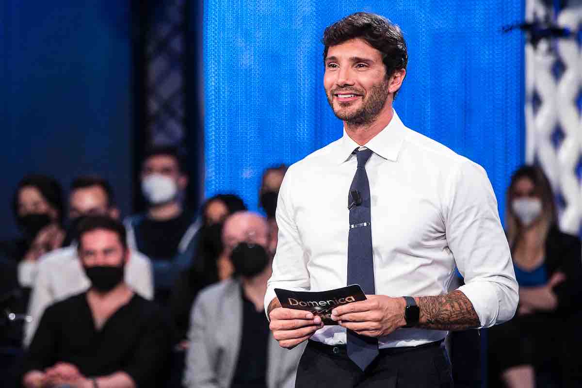 Stefano De Martino Luna Marì