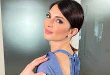 Alessia Mancini con abito blu