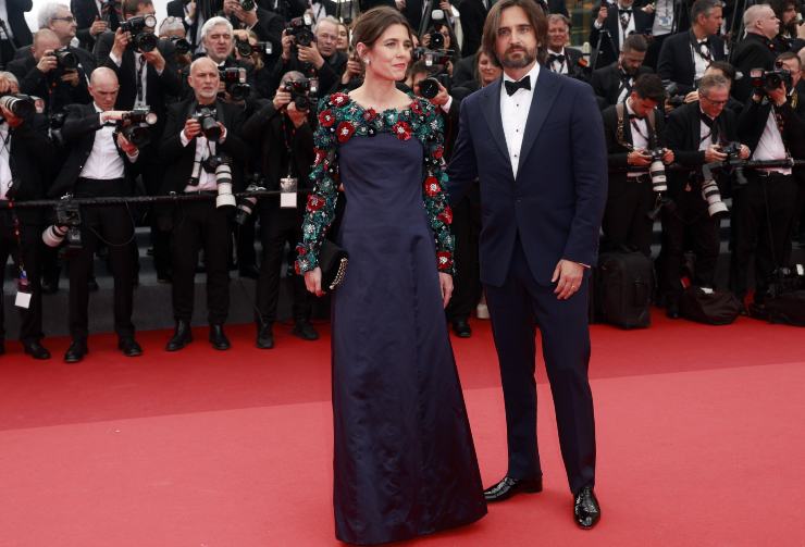 charlotte casiraghi marito cannes red carpet abito