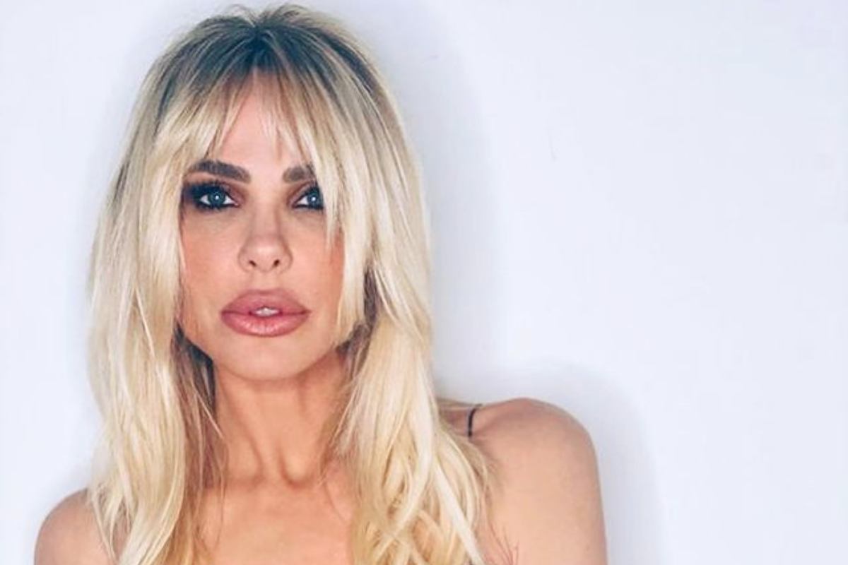 Ilary Blasi capelli mossi