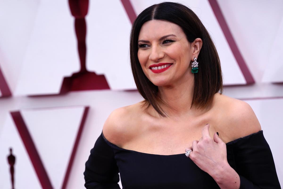laura Pausini look