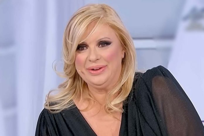 Tina Cipollari U&D Tina Cipollari va in crociera