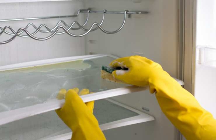 come pulire il frigorifero