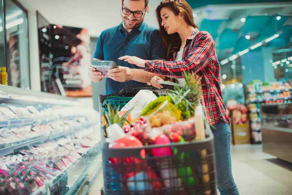 Fare la spesa al supermercato