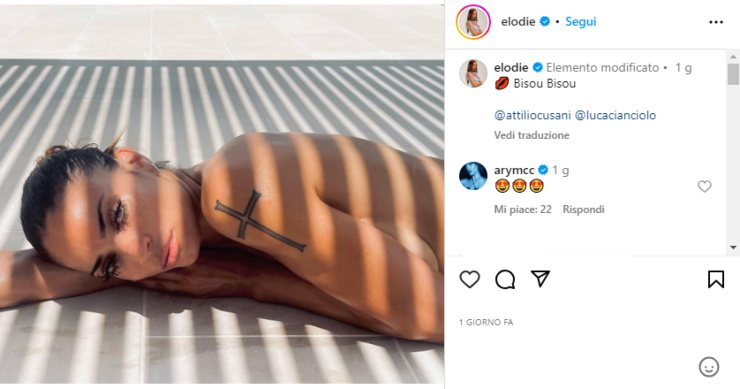 elodie scatto topless