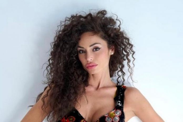 Raffaella Fico costume