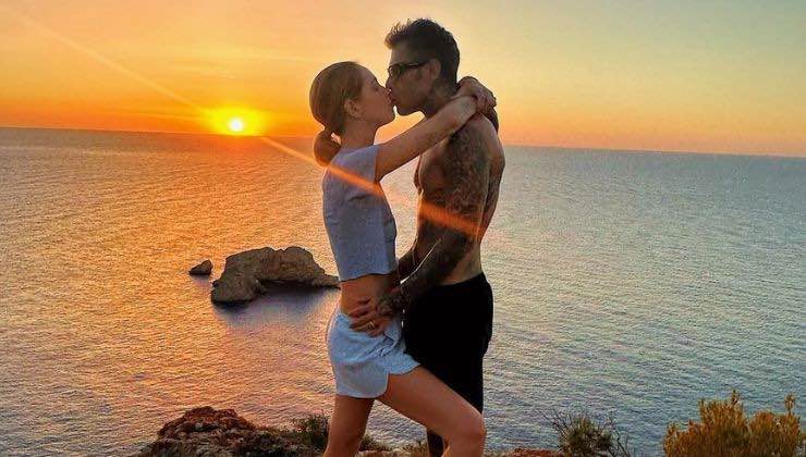 chiara ferragni con fedez a ibiza