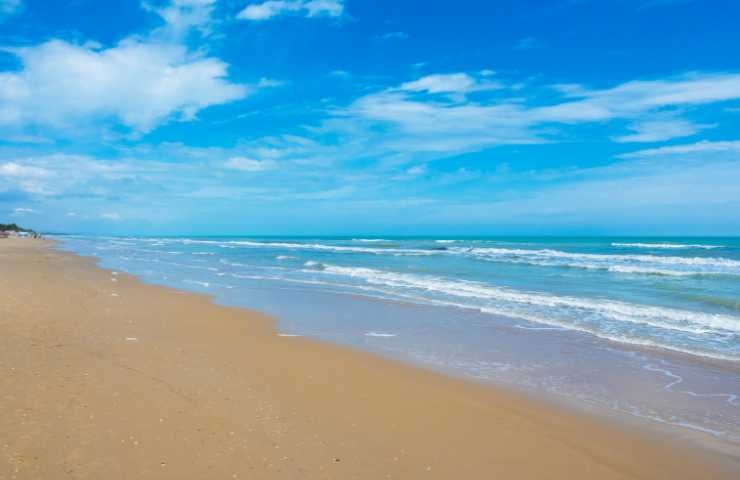 spiaggia di pineto abruzzo