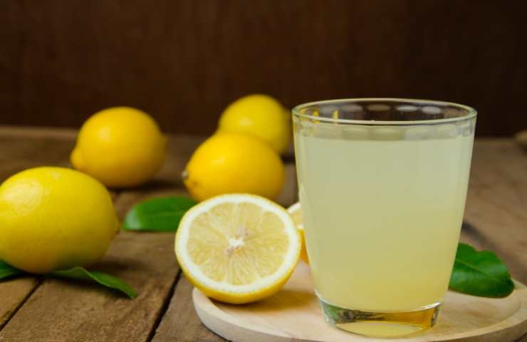 succo di limone capelli