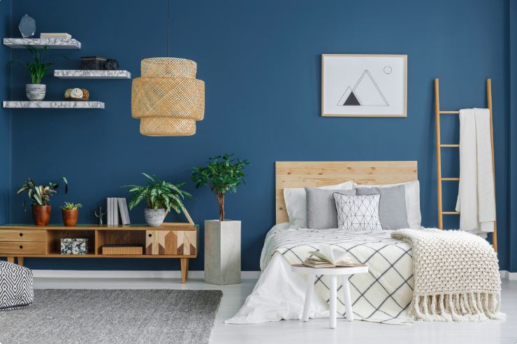 il blu è un colore rilassante con cui dipingere la camera da letto 