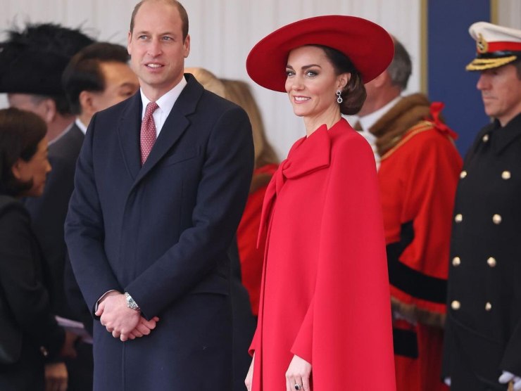 Kate Middleton total red