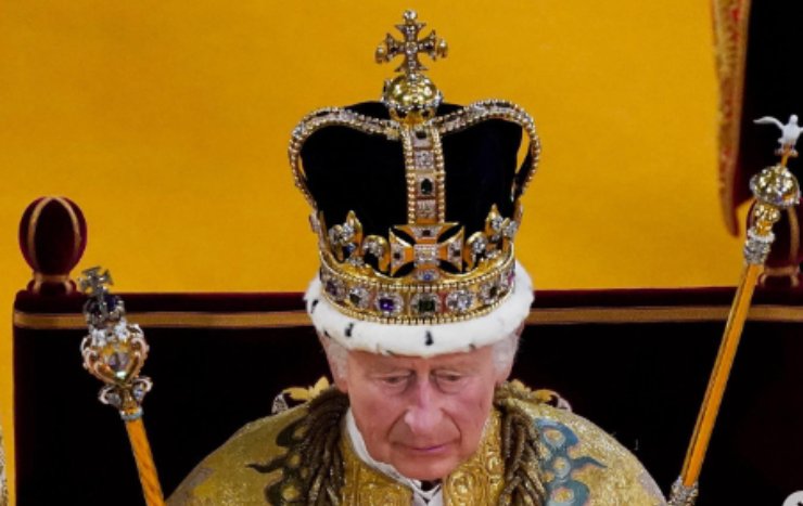 la corona di sant'edoardo viene indossata solo il giorno dell'incoronazione