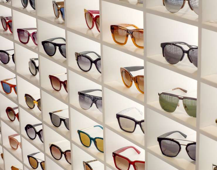 Come scegliere gli occhiali da sole: guida completa in 4 step