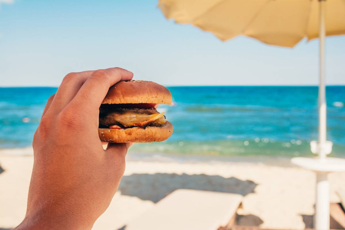 Cosa mangiare e bere in spiaggia
