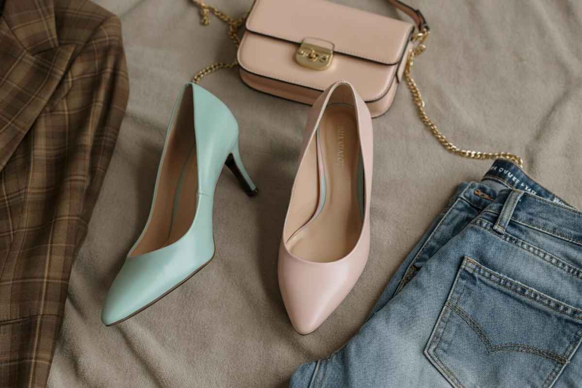 Décolleté a mandorla: scopri la tendenza moda che sta conquistando tutti