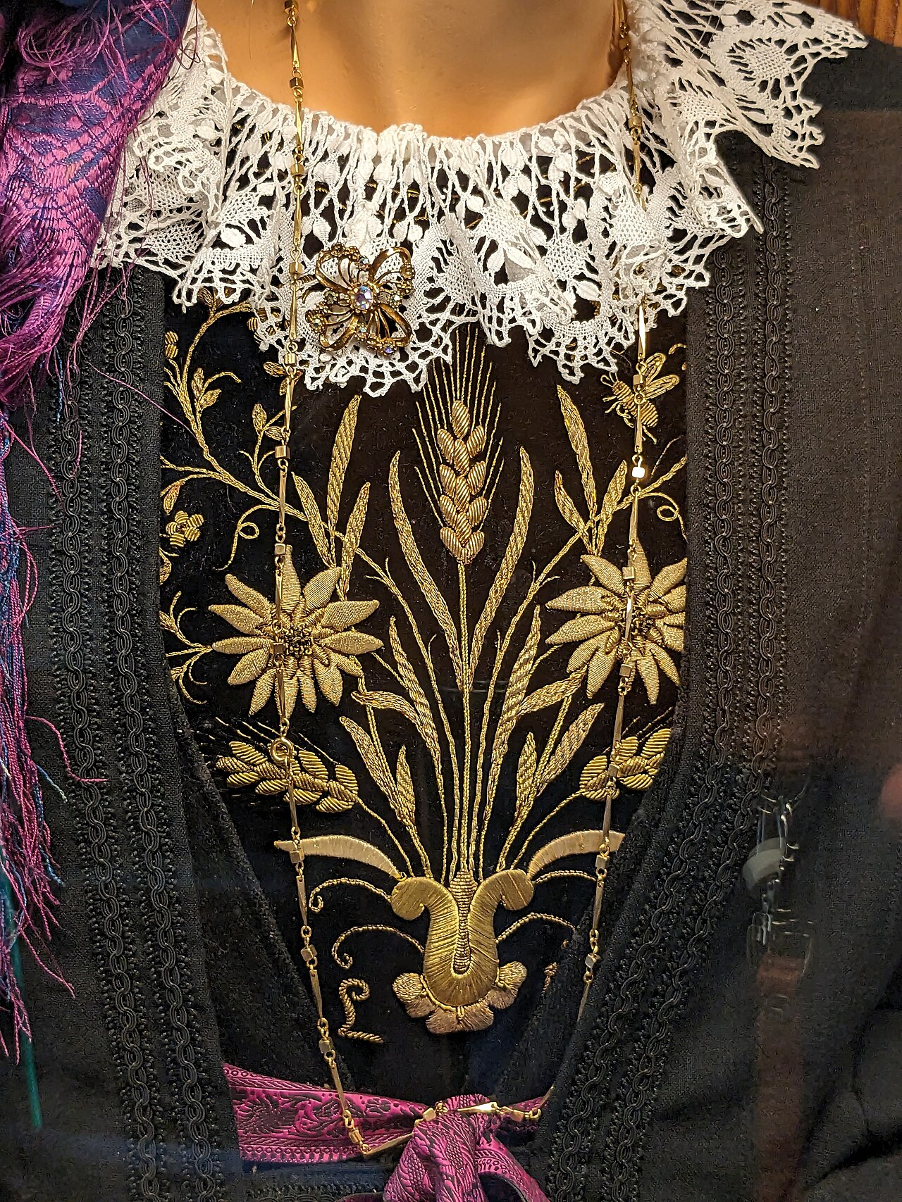 Abito corsetto sartoriale: come rinascere senza strutture rigide (2)