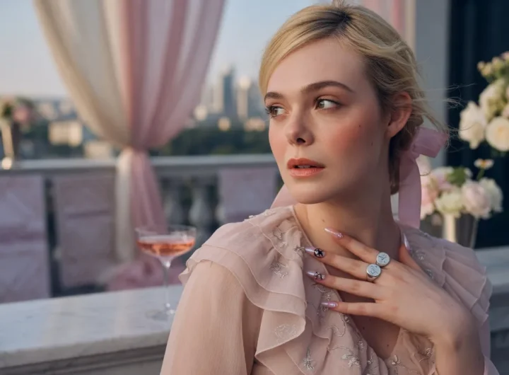 Elle Fanning e lo stile Hunger Games: la nuova icona di moda in tour stampa
